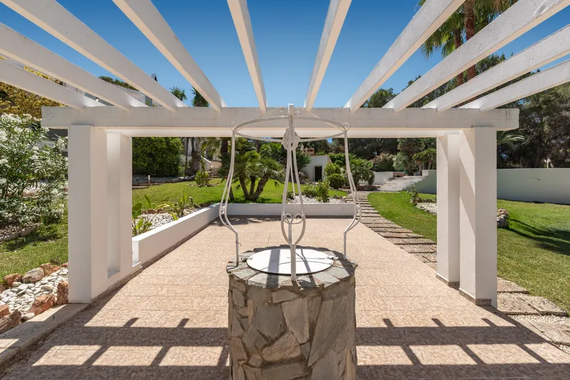 Spacious villa with a pool and wine cellar available for long-term rent in a quiet, private location in S'Aranjassa — photo 11