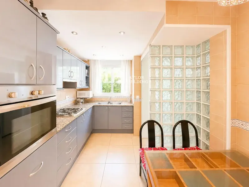 Taylor Building Real Estate presents this magnificent ground floor located in the exclusive and quiet residential area of Son Caliu, one of the — photo 7