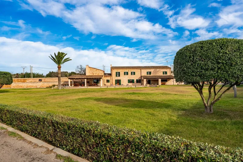 Authentic finca near Santanyí with holiday rental licence — photo 1