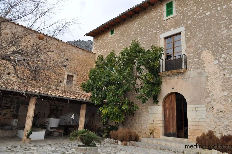 Country house in Alaró — photo 1