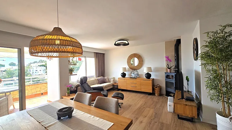 VE-JHRE065 – Beautiful 3-bedroom duplex with terrace and rooftop with sea views in the elevated residential area of Cas Català Nou — photo 6