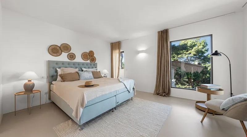 Contemporary four-bedroom villa with holiday rental licence in Santa Ponsa — photo 6