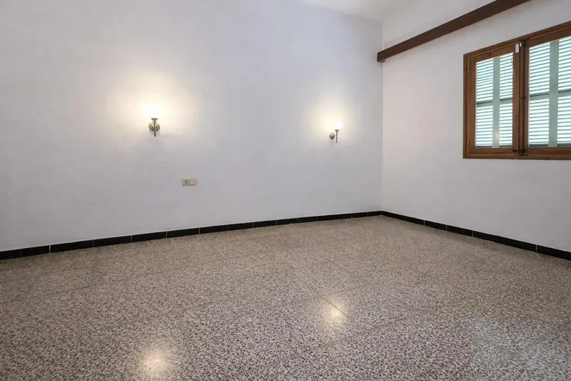 We present this charming ground-floor property with great potential, located in Son Amonda, one of the most sought-after and highly regarded residential areas — photo 11
