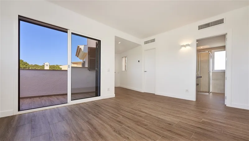 Villa as good as new in golf course residential complex Santa Ponsa — photo 8