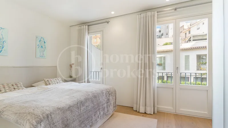 Townhouse El Espanyolet - Modern House with Pool and Rooftop Terrace — photo 12