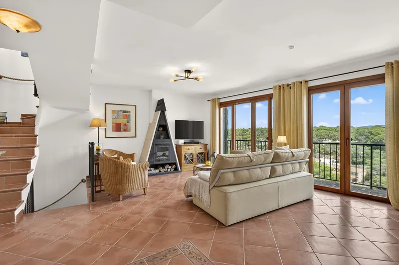 Duplex penthouse with roof terrace and harbour views in Cala Figuera — photo 4