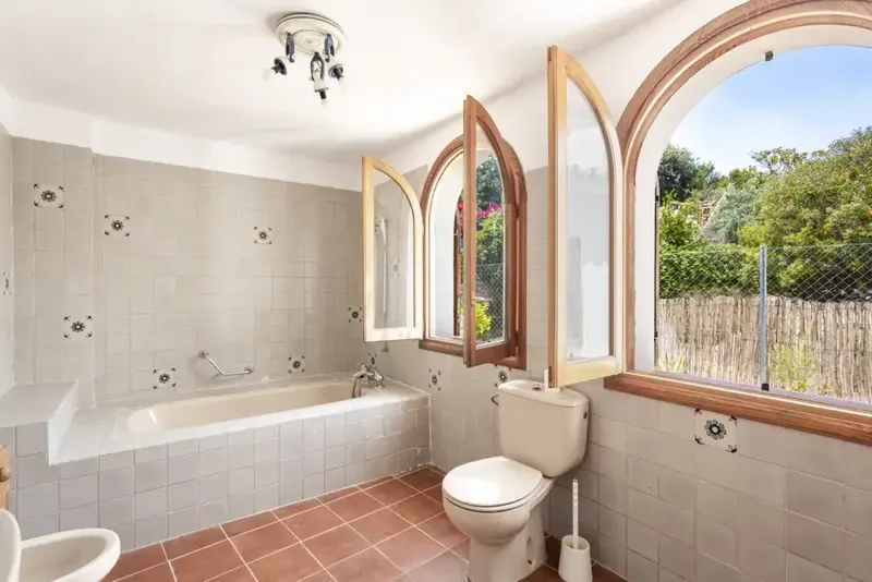 Promising house for sale in the heart of Pollensa, with great potential, village views and excellent access to shops — photo 12