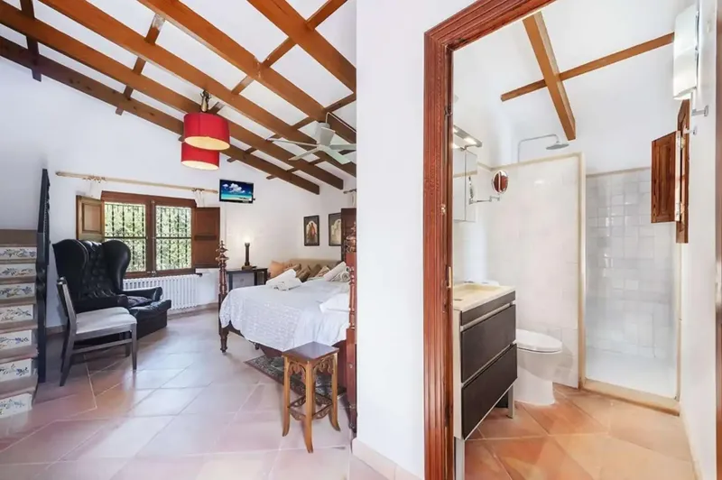 Exclusive villa for sale in Costa de los Pinos, Mallorca - 2.75 million euros. Unique location, Mediterranean style and the highest comfort — photo 6