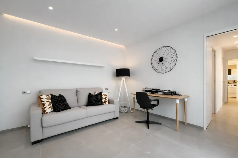 Modern villa with panoramic sea views and guest house in Santa Ponsa Mas — photo 11