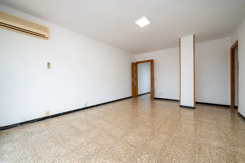 Penthouse with Private Terrace of 81 m² in La Vileta — photo 8