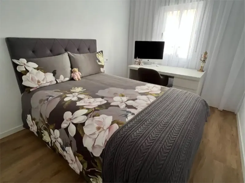 The apartment is located in a well-known tourist area of Magalluf, Mallorca. It has 68 m², is completely renovated, the windows have — photo 6