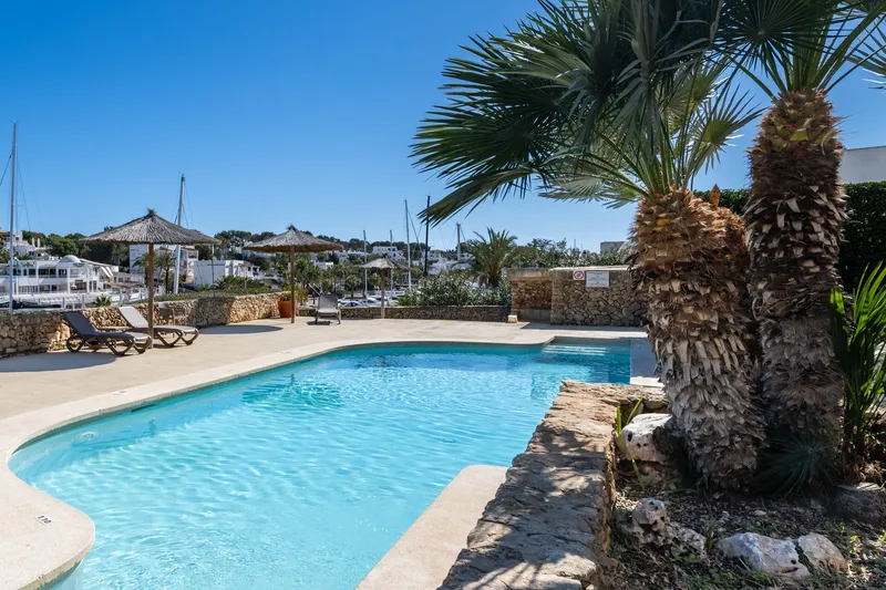 Attractive top-floor apartment with direct harbour views in Cala d'Or — photo 3
