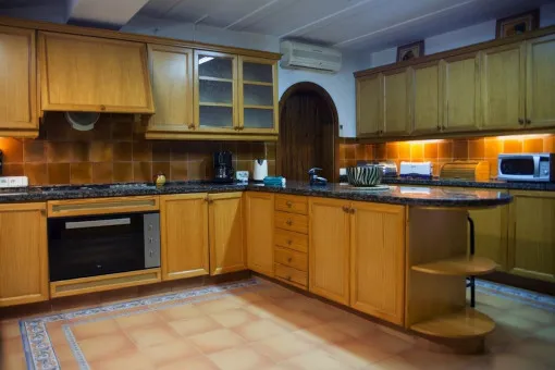 Puerto Pollensa, charming stately finca in need of renovation near Port de Pollensa in absolute privacy — photo 10