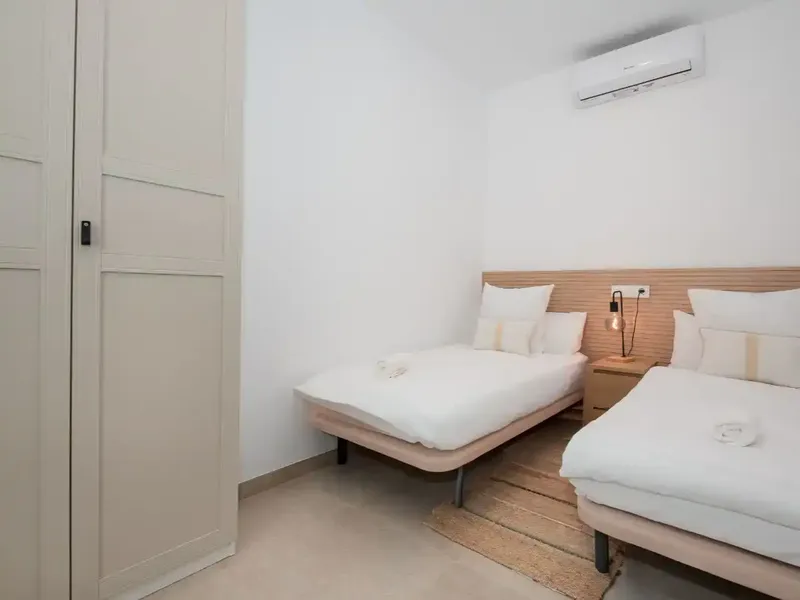 Vivienda unifamiliar con LICENCIA DE ALQUILER VACACIONAL (ETV) en Colonia de Sant Jordi de aproximadamente unos 110m2 interiores y aproximad — photo 4