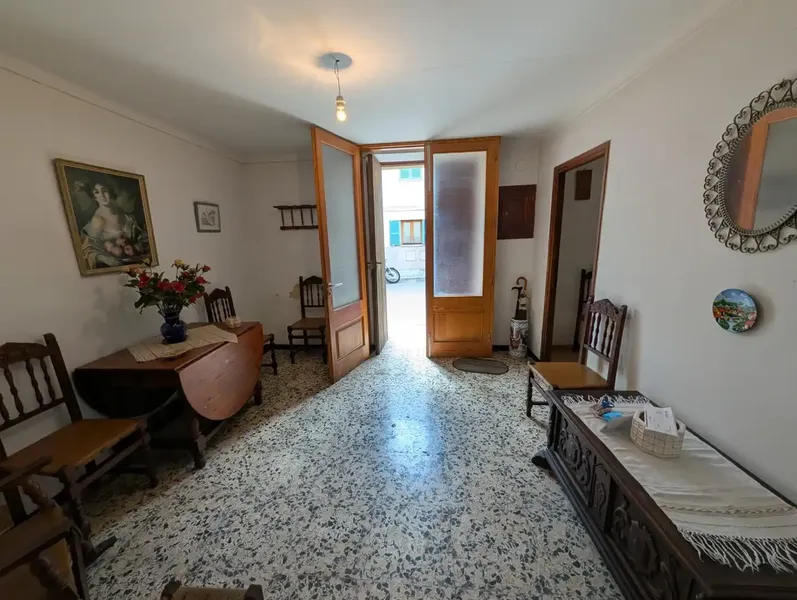 In the heart of Pollença, one of the most exclusive and sought-after villages in northern Mallorca, this authentic Mallorcan house is located — photo 2