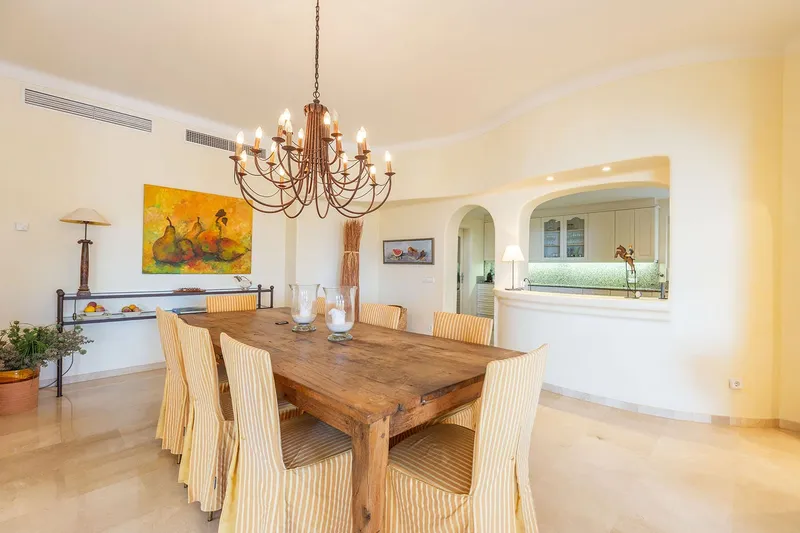 Mediterranean villa in quiet prime location near harbour and golf course — photo 7