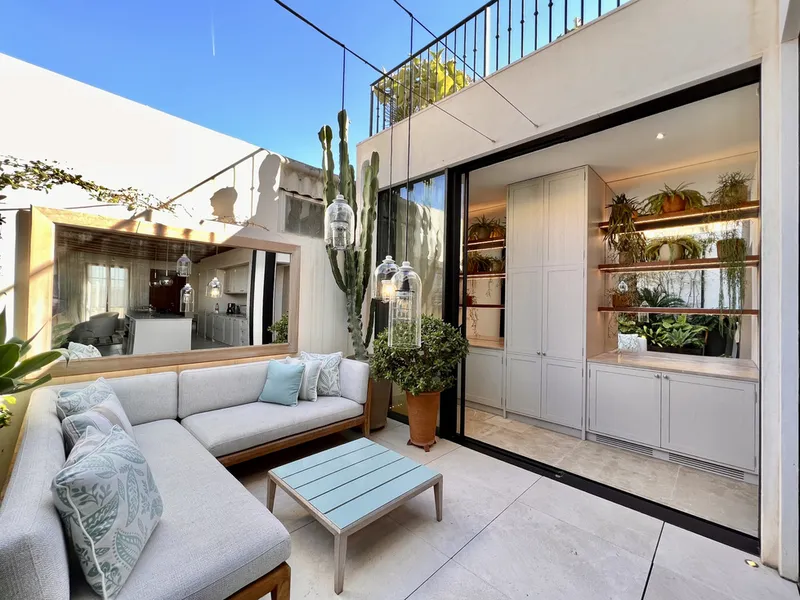 Exclusive house with pool on the front line in El Molinar — photo 11