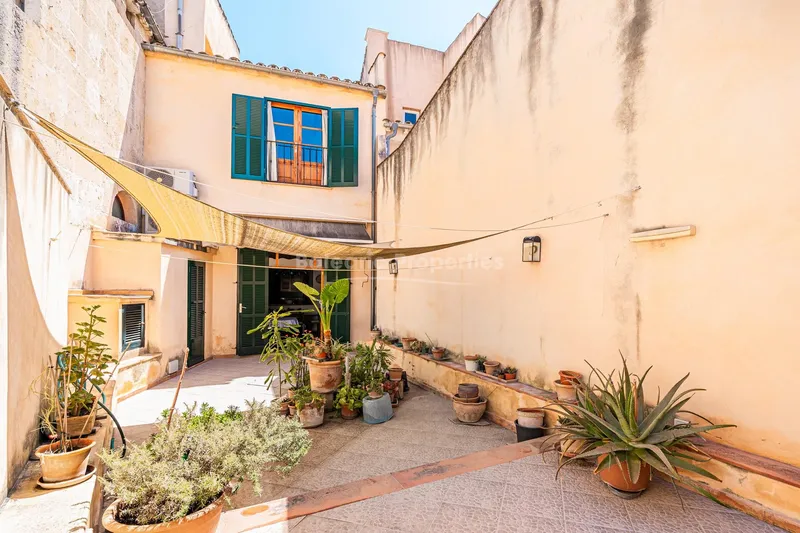 Town house with commercial potential for sale in Pollensa, North Mallorca — photo 1