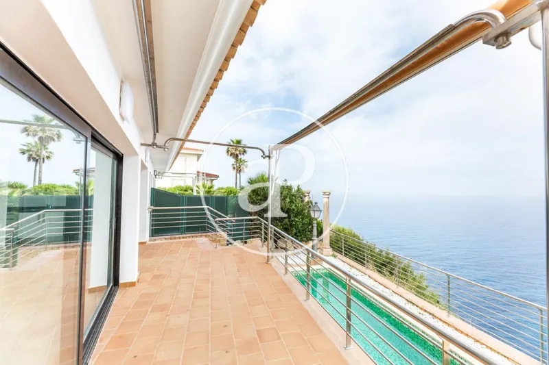 Semi-detached villa with sea views for rent in Bahía Azul — photo 4