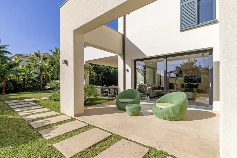 Exclusive luxury villa in modern architectural style in Santa Ponsa — photo 3