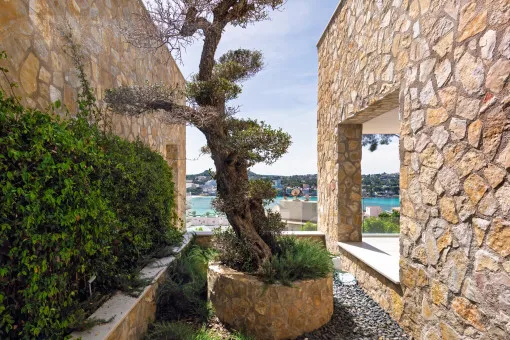 Santa Ponsa, modern villa with two pools and sea views, a short distance from Santa Ponsa beach — photo 1