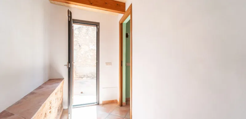 Reformed flat with Mallorcan charm for rent in Campos — photo 12