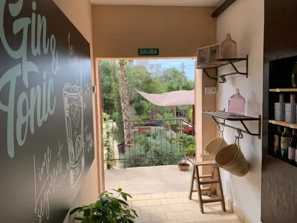 Great opportunity! Transfer of a business that consists of a wine shop + garden centre on the coast of Manacor area on the east of Mallorca. — photo 8
