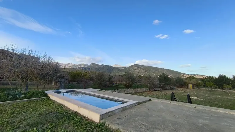 In Binissalem, with a privileged location at the foot of the mountain and yet a step away from the village, we present this cozy house. — photo 2