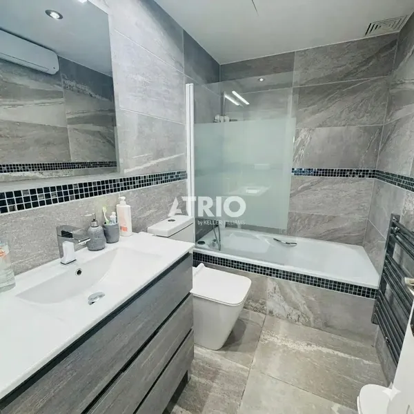 Apartment for sale in Son Ferrer, located in a building from 2003, in very good condition and ready to move in. — photo 9