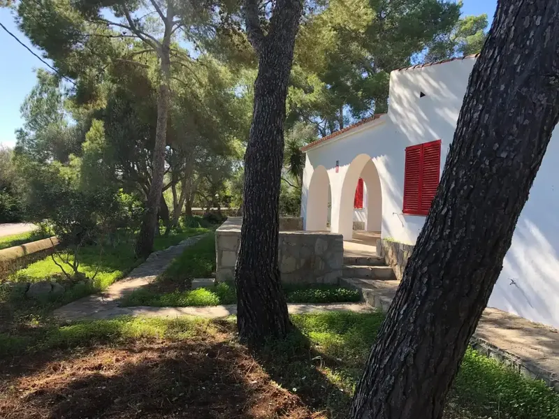 Casa de 170 m² en amplia parcela de 1.417 m². Se trata de una vivienda con dos amplios porches orientados a este y sur. Zona exterior con ve — photo 5