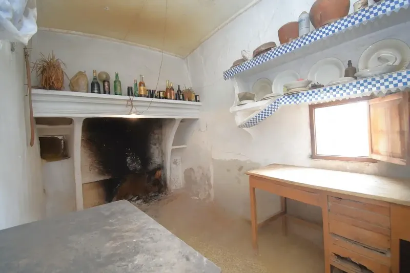 Fantastic village house to renovate with large garden in Muro — photo 12