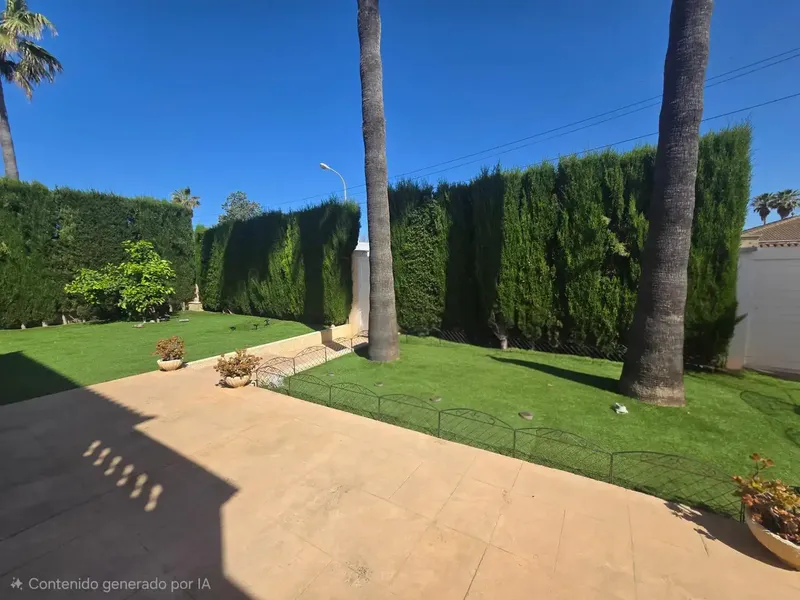 Discover this magnificent detached house located in the exclusive area of Bahía Grande, a privileged location near the coast. — photo 6