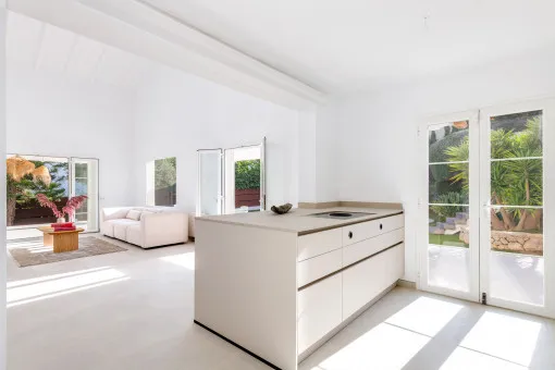 Santa Ponsa, exclusive Mediterranean villa with well-kept garden in the heart of Nova Santa Ponsa — photo 4