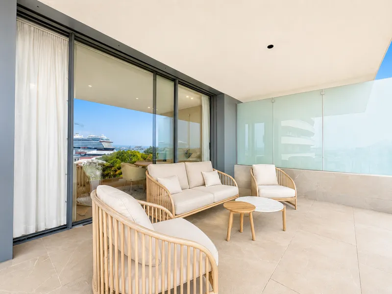 Modern Apartment with Panoramic Sea Views on the Front Line of Paseo Marítimo, Palma — photo 11