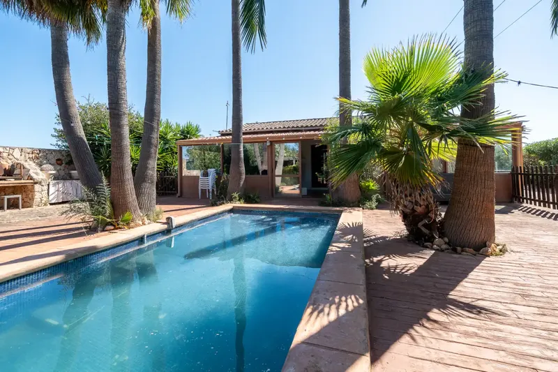 If you are looking for the peace of the Mallorcan countryside without the headaches of a renovation, this house in Algaida is your definitive crush. — photo 2