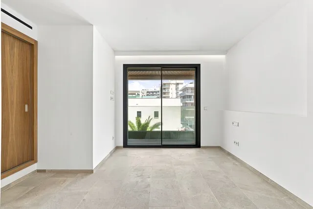Sea view duplex penthouse for sale in Playa de Palma, Mallorca — photo 9