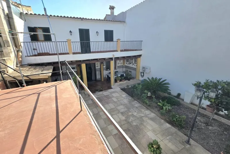Mallorcan house with patio in Consell — photo 5