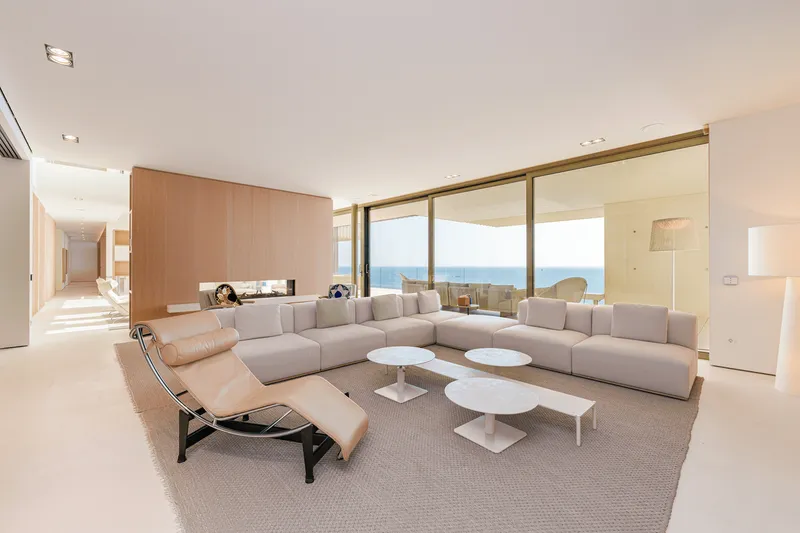 Beachfront villa in Port Adriano — photo 7