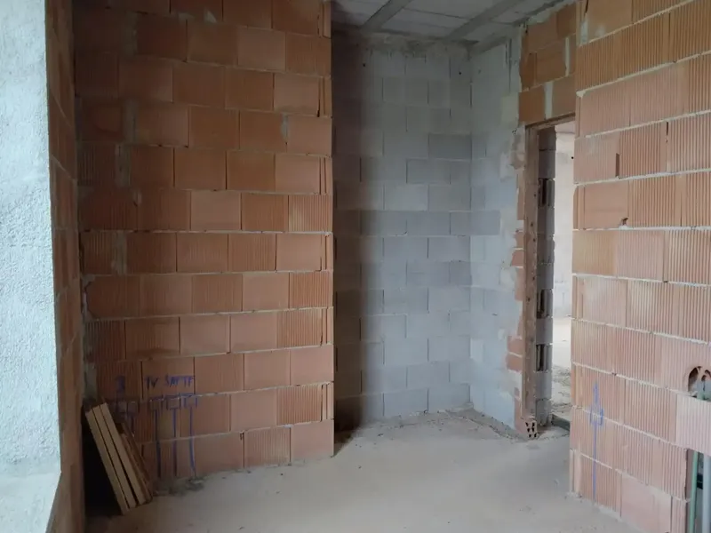 Rustic estate with about 24,000m² of land and an unfinished construction of about 157m² all on one floor — photo 10