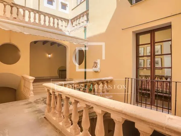 Castle/palace of 735m² with 110m² terrace for sale in Palma de Mallorca — photo 1