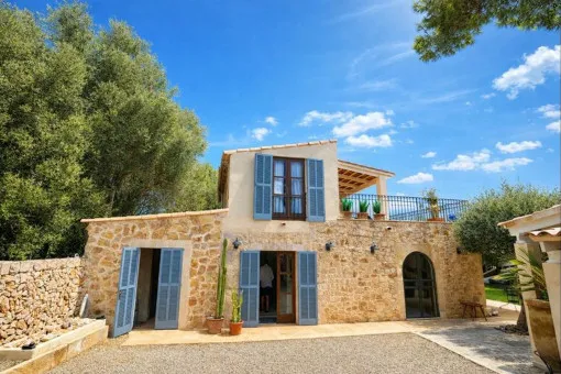 Santanyi, finca with idyllic garden and sunny terraces near Santanyí — photo 2