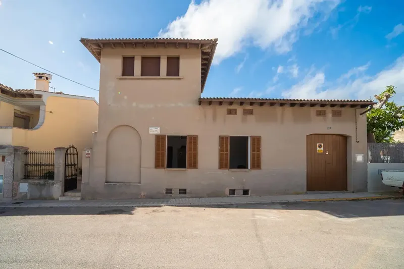 We present this magnificent detached villa located in the coveted residential area of Los Molinos, one of the most valued areas of I — photo 2