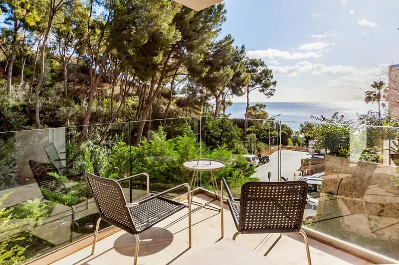 Modern villa with sea views — photo 1