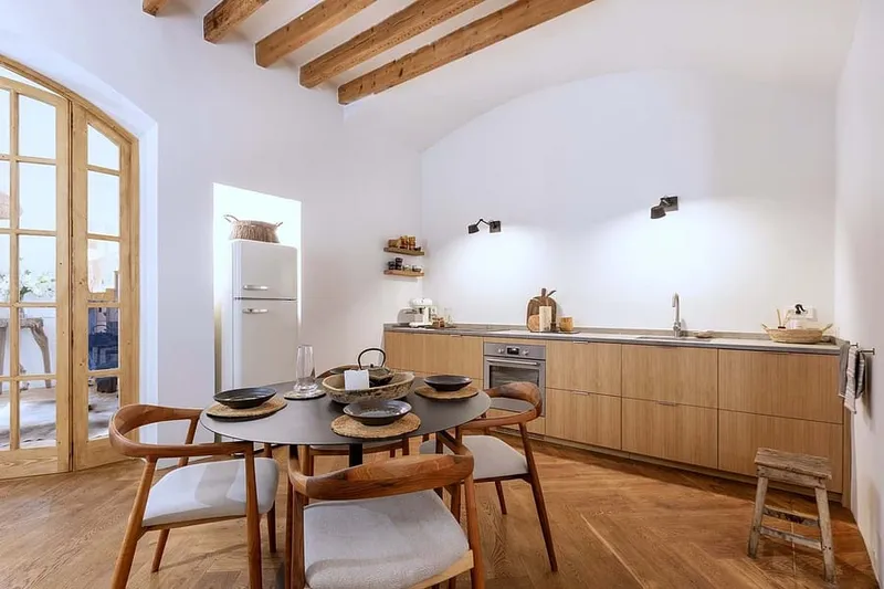 Exceptional Renovation in the Heart of La Missio – Spacious Apartment with Charm and Character — photo 10