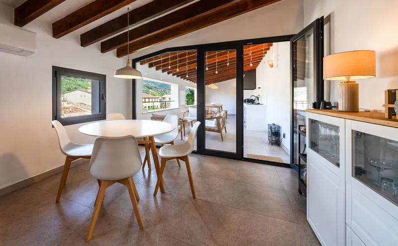 Modern triplex in a historic building in Sóller — photo 5