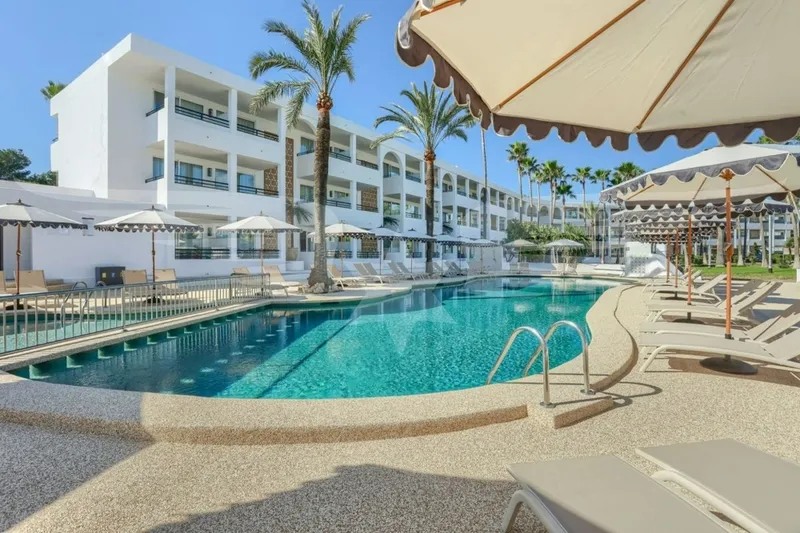 Cala Marçal I Apartment in a Hotel Complex — photo 1