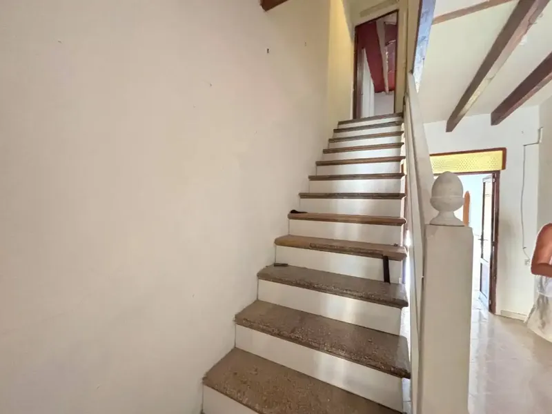Centrally located house close to all services, just 5 minutes from the town hall square, with multiple options — photo 6