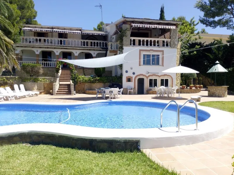 Beautiful Villa with Sea Views Ideally Located in Santa Ponsa — photo 3