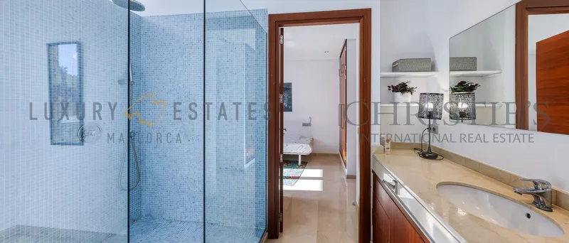 Modern villa in Nova Santa Ponsa with large plot and partial sea views — photo 12