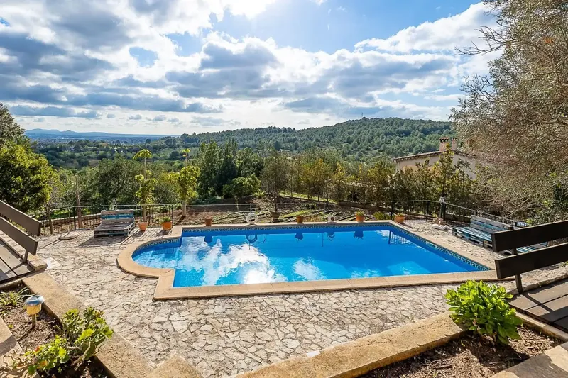 ¡Os damos la bienvenida a esta espectacular oportunidad de vivir en una gran finca residencial, sita en una de las zonas más bonitas de la l — photo 1